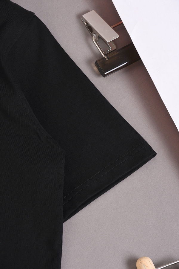 ブランドTシャツ側面デザイン